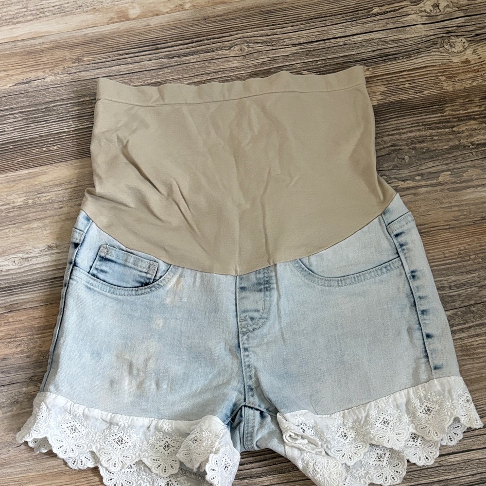Vintage Violet Maternity Jean Shorts with lace size small women's leggings